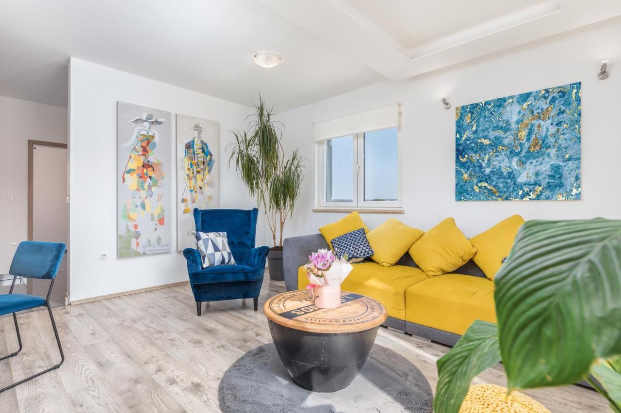 Apartman Nina Fazana Bagian luar foto