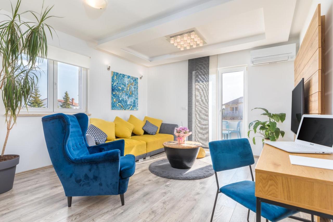 Apartman Nina Fazana Bagian luar foto