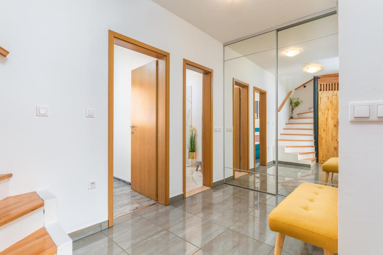 Apartman Nina Fazana Bagian luar foto